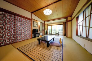 Traditionele kamer, gedeelde badkamer (Japanese-Style) | Een kluis op de kamer, een bureau, gratis wifi