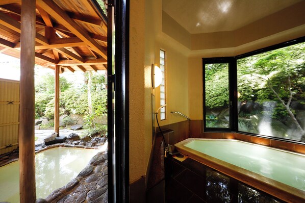 Suối nước nóng