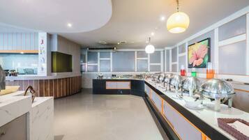 Daily buffet breakfast (THB 390 per person)