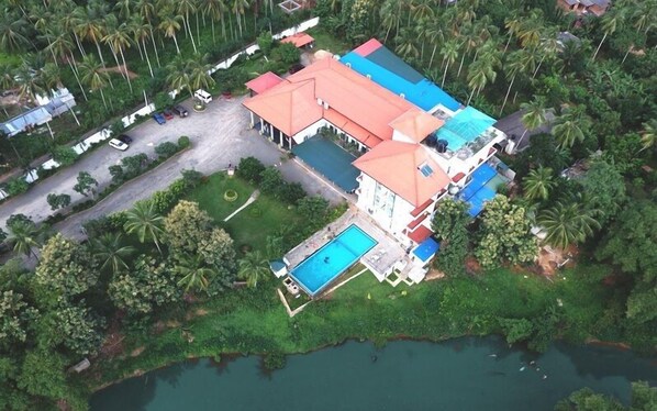 Exterior - Grindlays Regency Hotel (Warakapola)