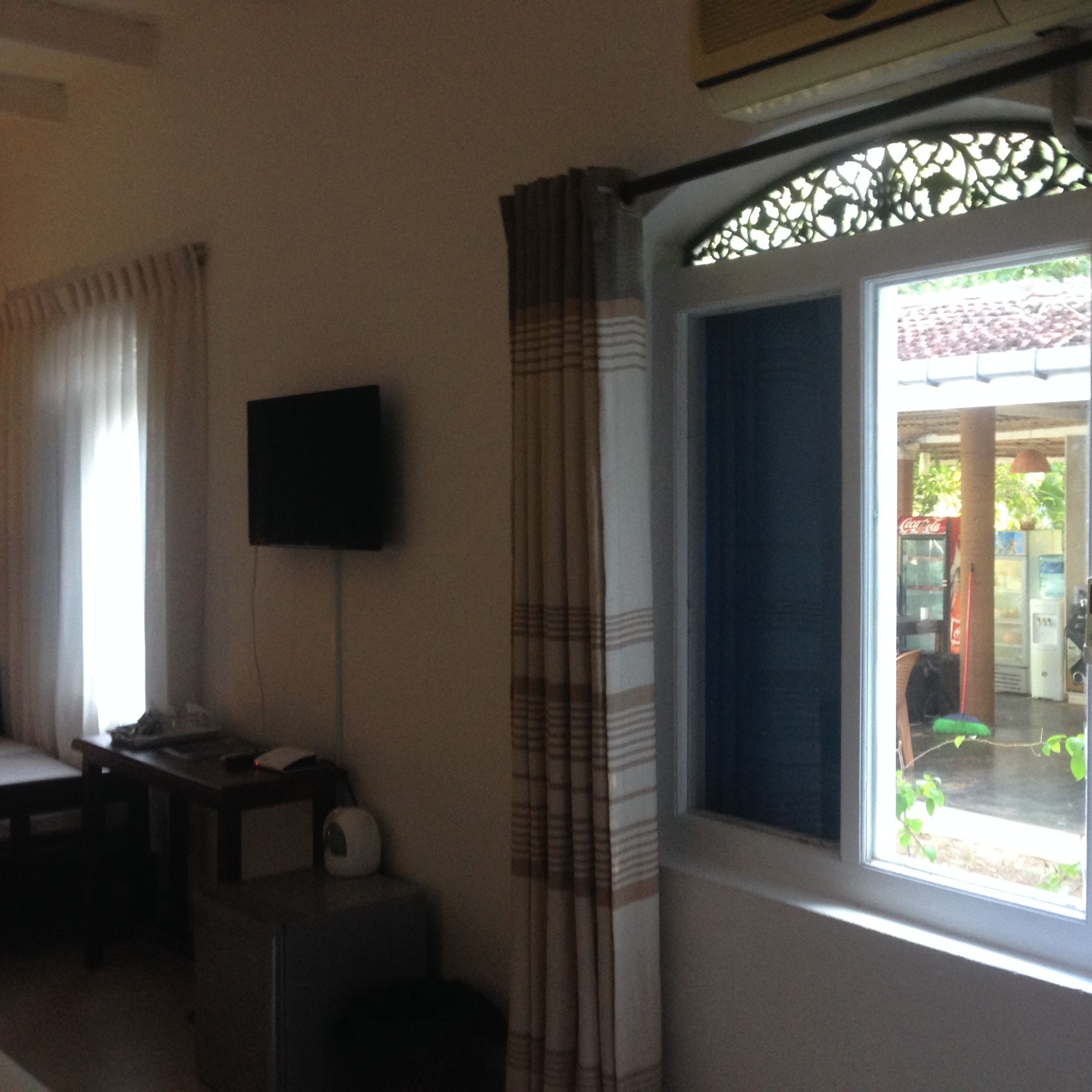 family room, 1 bedroom, ensuite | premium bedding, iron/ironing board, rollaway beds, free wifi