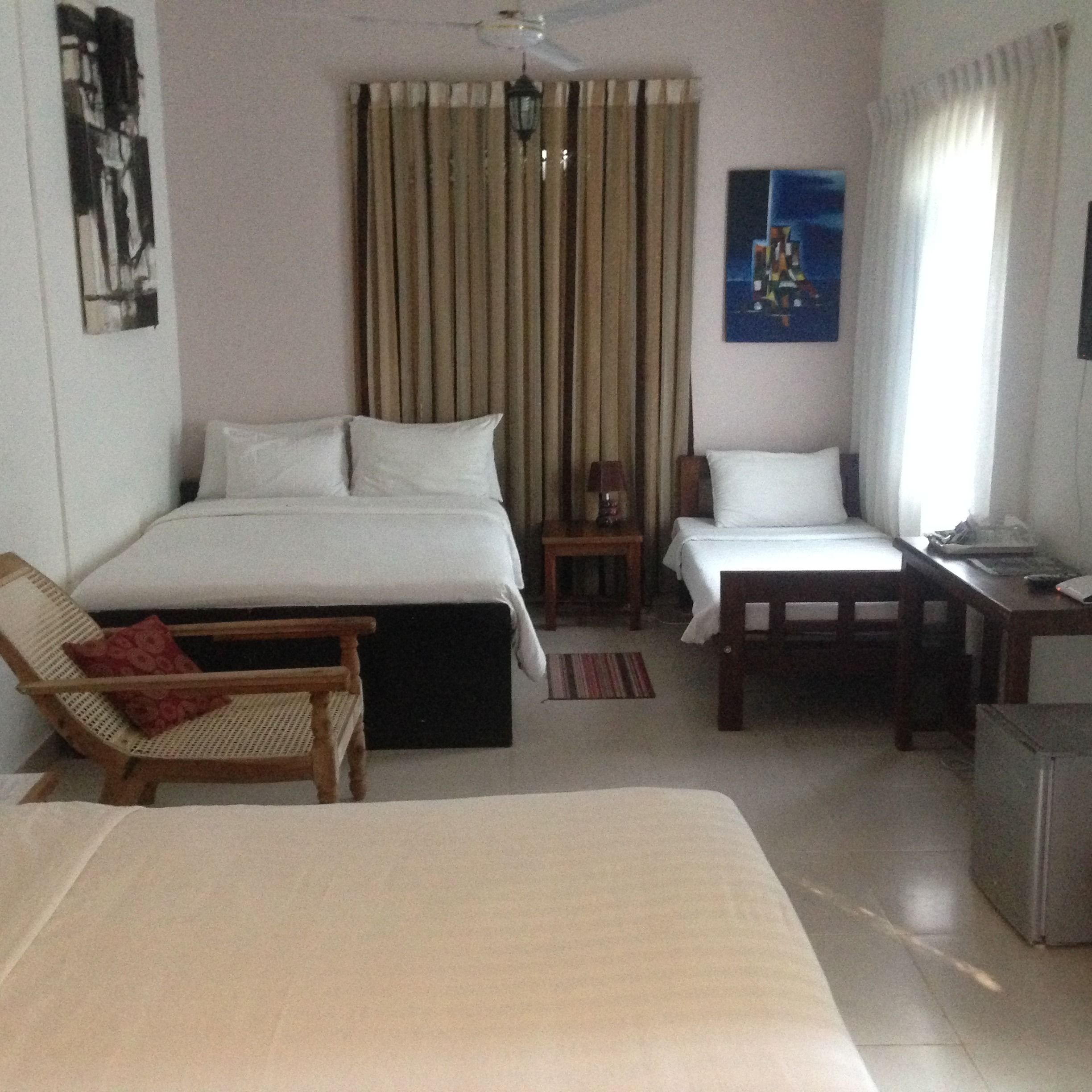 family room, 1 bedroom, ensuite | premium bedding, iron/ironing board, rollaway beds, free wifi