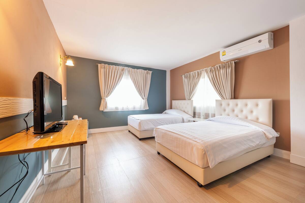Luxury Triple Room, Mountain View | Minibar, free WiFi