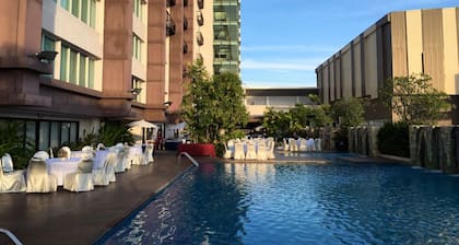 Sunee Grand Hotel