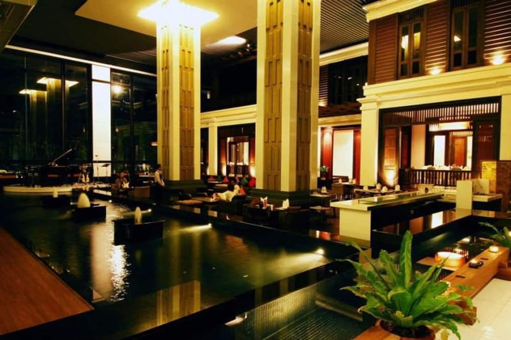 Sunee Grand Hotel