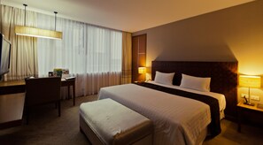 Junior Suite | In-room safe, desk, rollaway beds, free WiFi - Sunee Grand Hotel (Ubon Ratchathani)