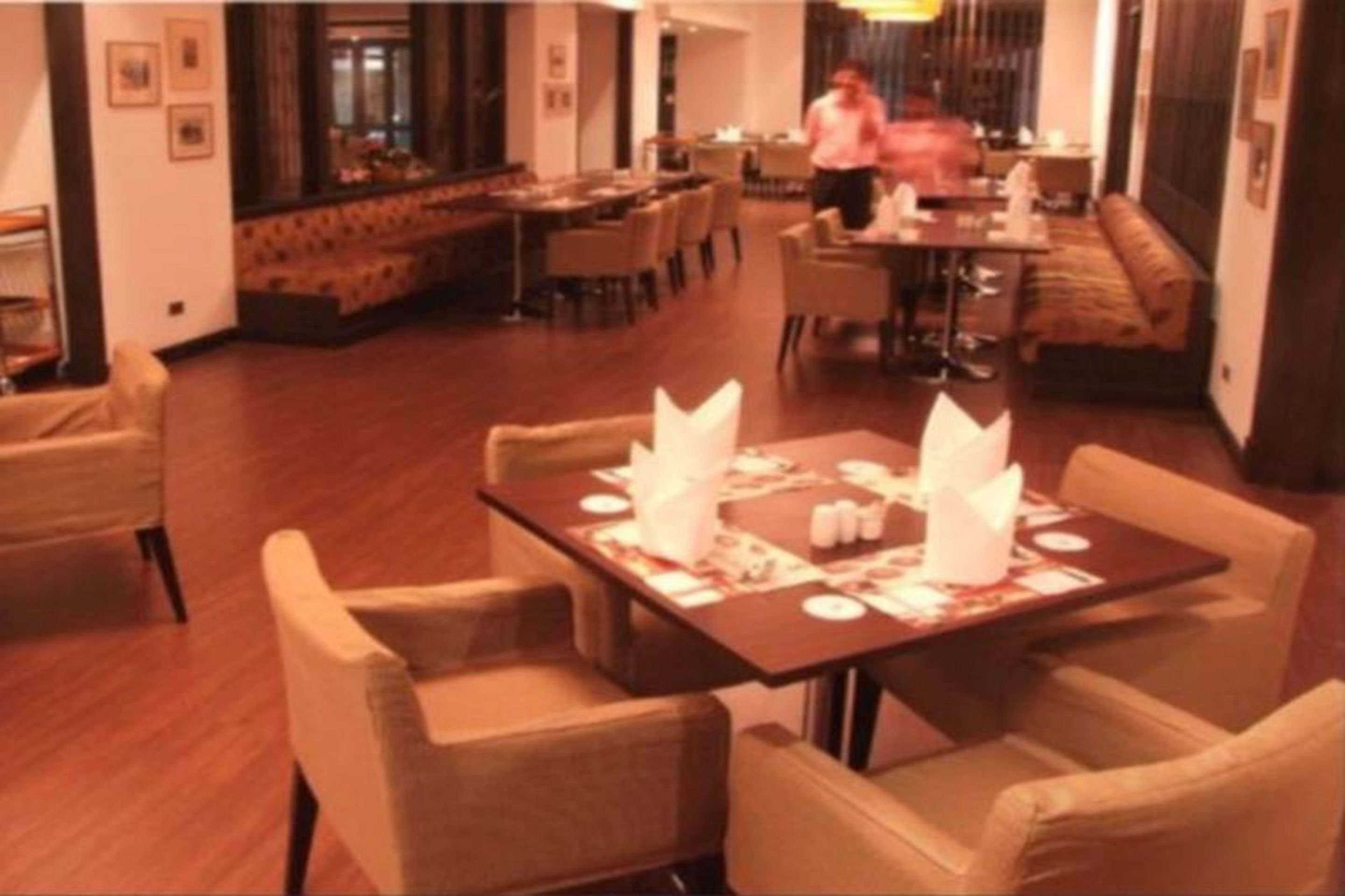 breakfast, lunch and dinner served