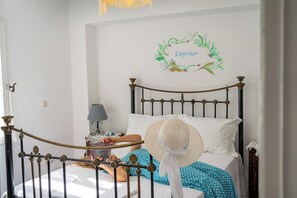 Departamento, 1 habitación | Escritorio, insonorización, tabla de planchar con plancha y camas extra 