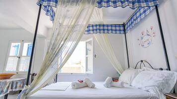 Family Apartment, Balcony, Sea View | Desk, soundproofing, iron/ironing board, rollaway beds