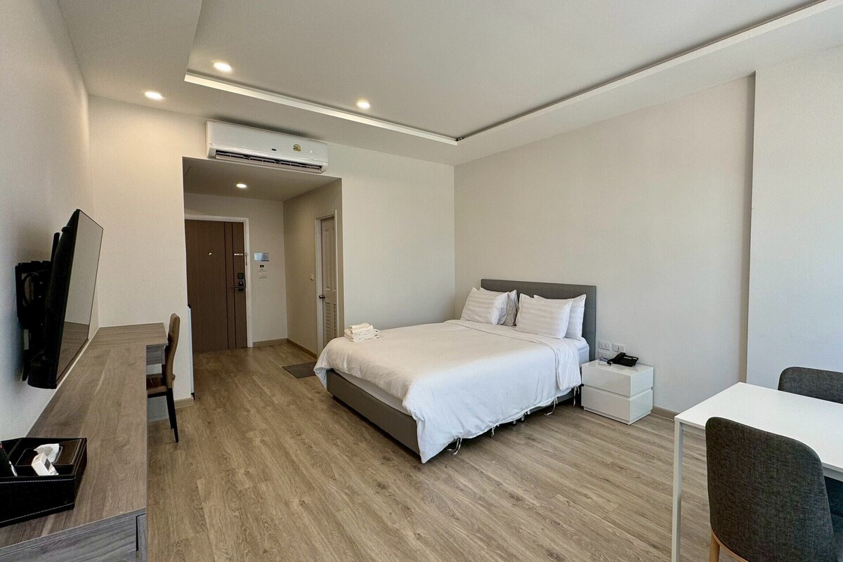 Premier-Zimmer, 1 King-Bett, Parkblick | Minibar, Schreibtisch, kostenloses WLAN, Bettwäsche