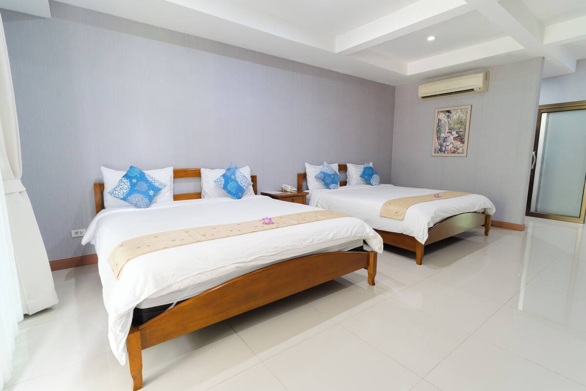 Phòng Deluxe, quang cảnh công viên | Minibar, bàn, truy cập Internet không dây miễn phí, bộ trải giường 
