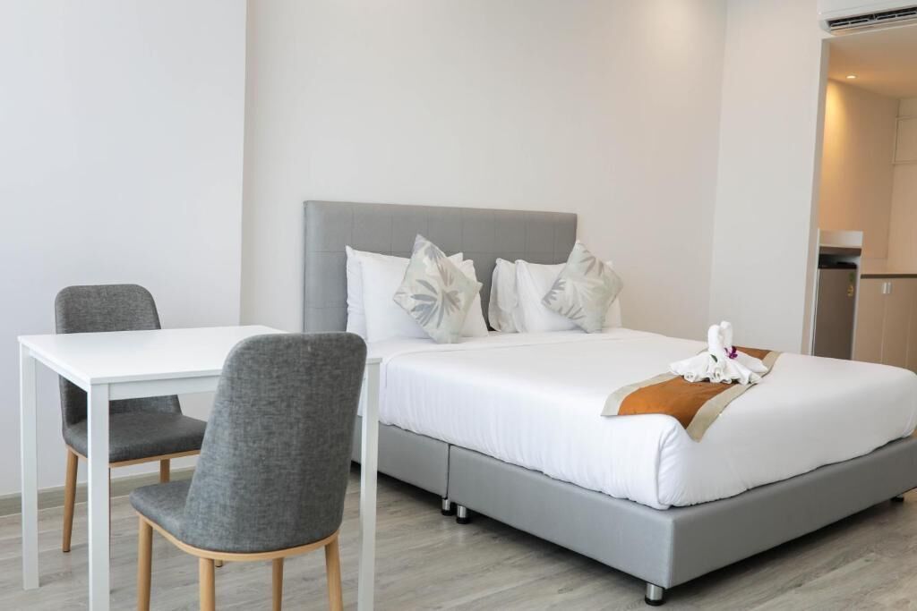 Minibar, bureau, Wi-Fi gratuit, draps fournis