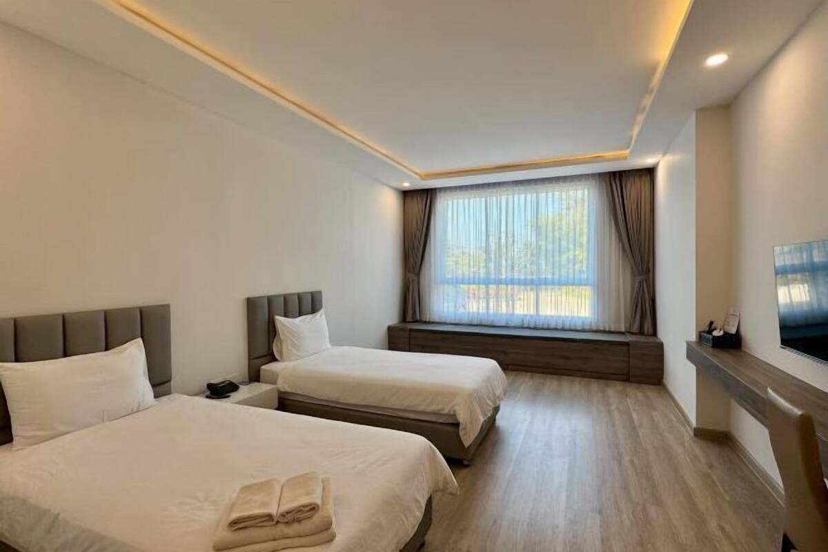 Minibar, desk, free WiFi, bed sheets