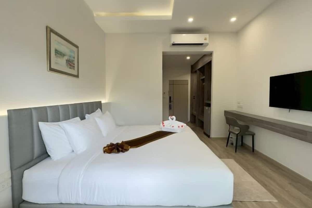 Minibar, bureau, accĂšs au Wi-Fi (inclus), literie fournie