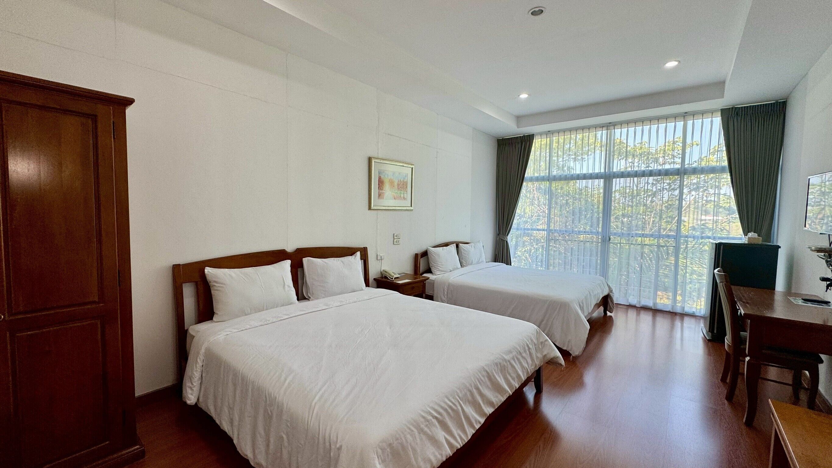 Superior Room | Minibar, desk, free WiFi, bed sheets