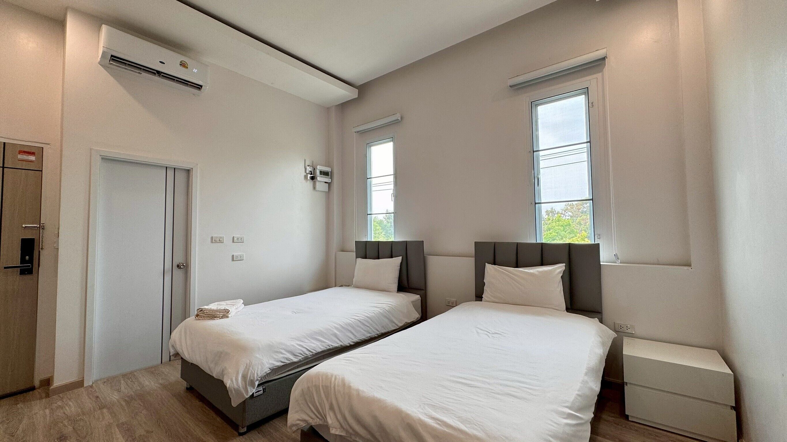 Premier kamer, niet-roken | Een minibar, een bureau, gratis wifi, beddengoed