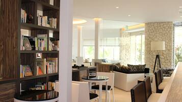 Lobby-Lounge