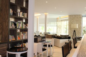 Lobby-Lounge