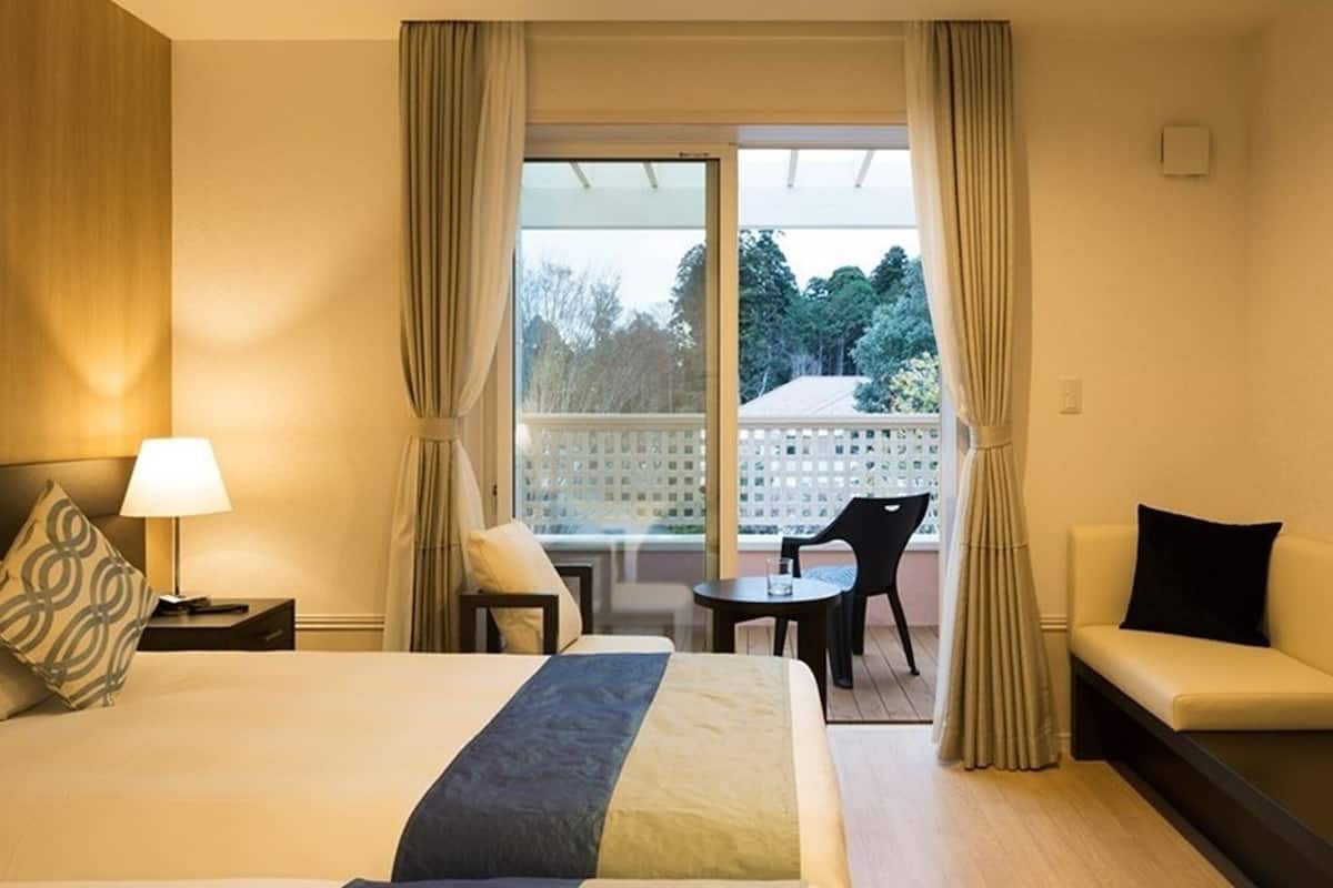 standard room, non smoking (main building) | premium bedding, desk, free wifi, bed sheets