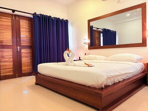 Deluxe Room | 迷你吧、客房内保险箱、特色装修、办公桌