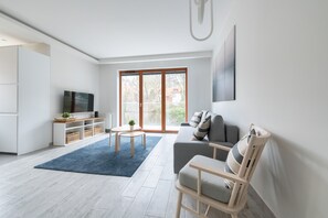 Departamento familiar, 1 habitación, balcón | 1 habitación, decoración personalizada y muebles diferentes 