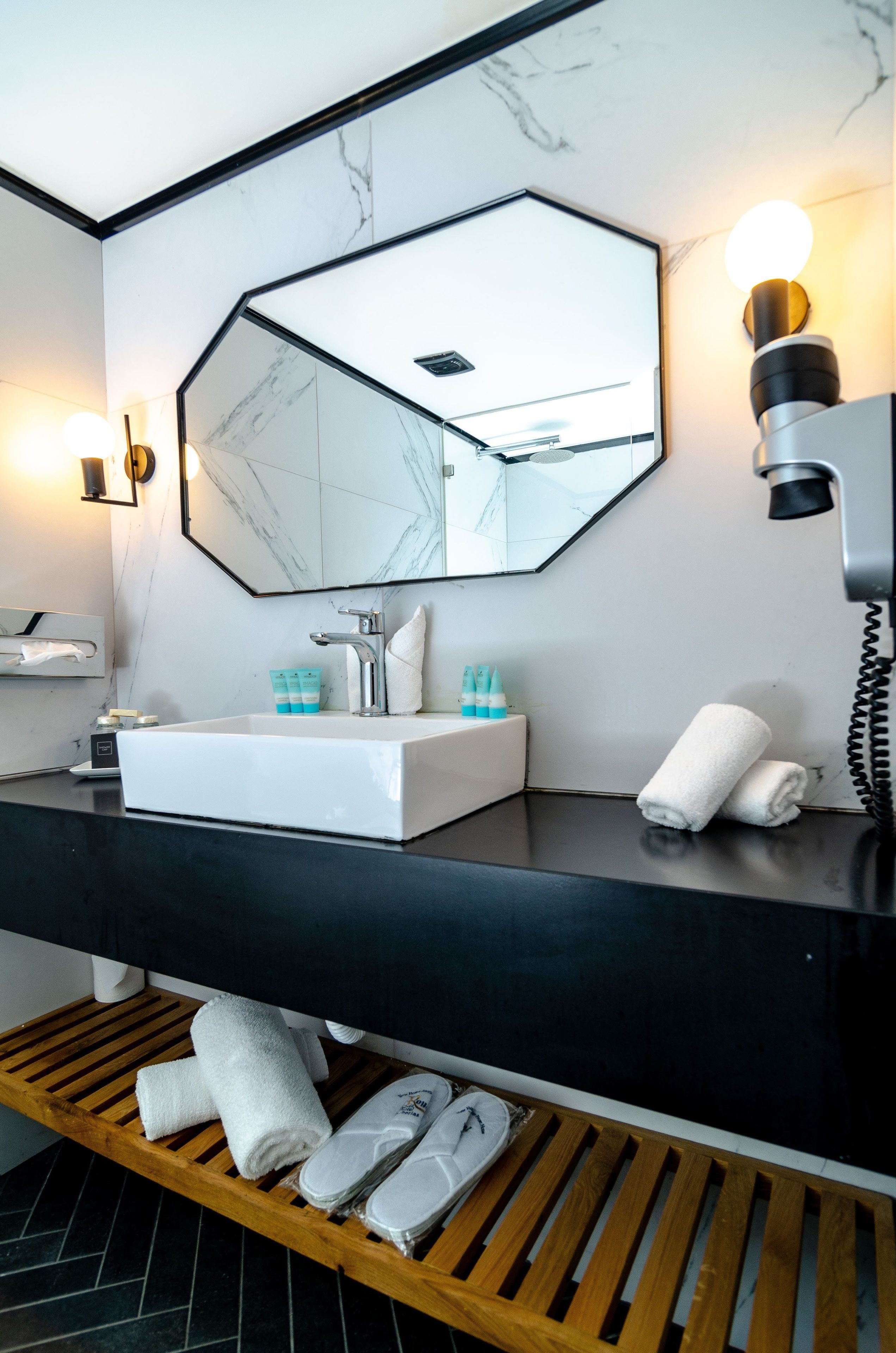 Photo - Royal Plaza Hotel