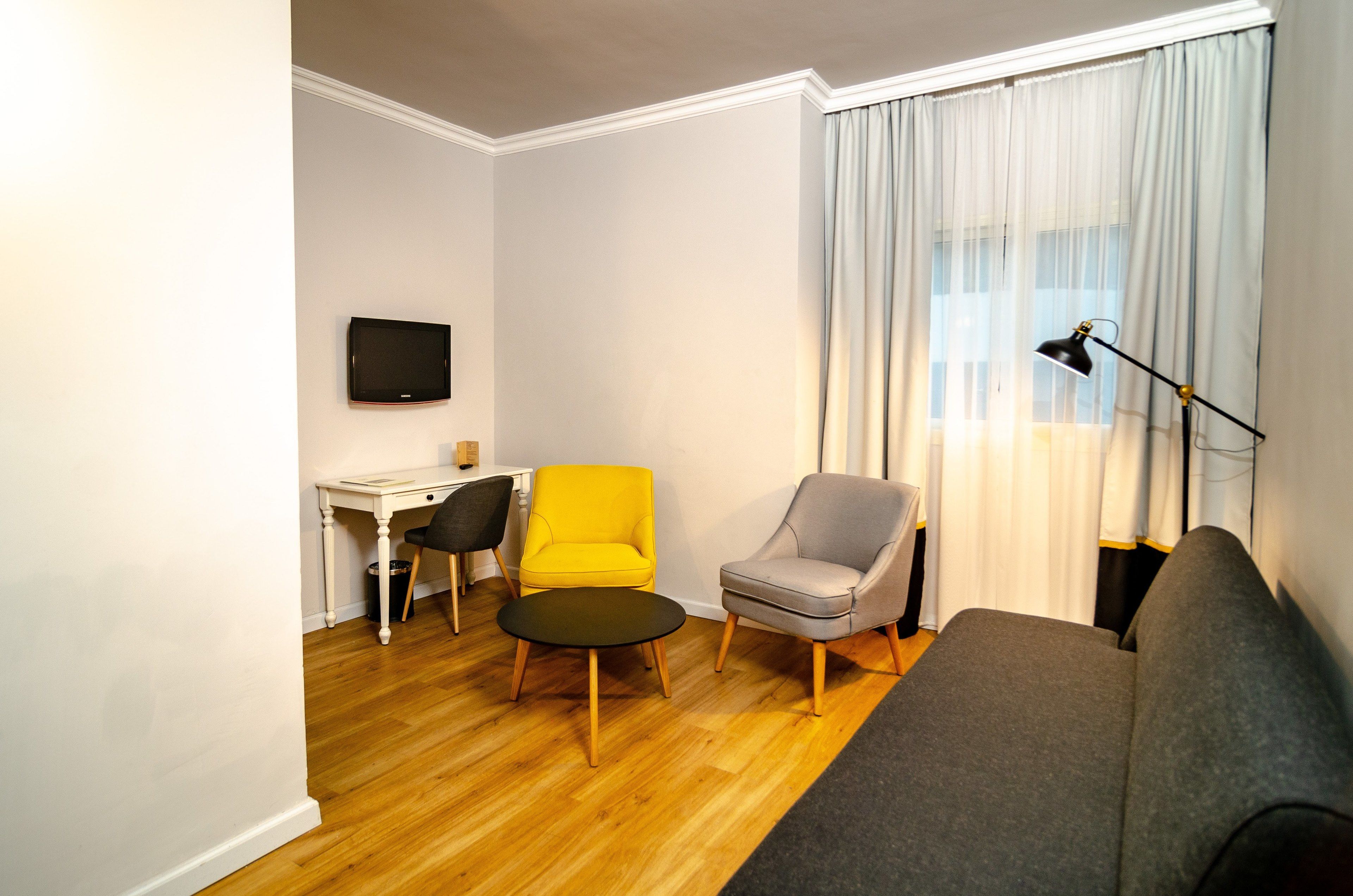 Photo - Royal Plaza Hotel