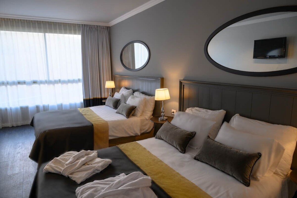 Minibar, in-room safe, desk, free WiFi