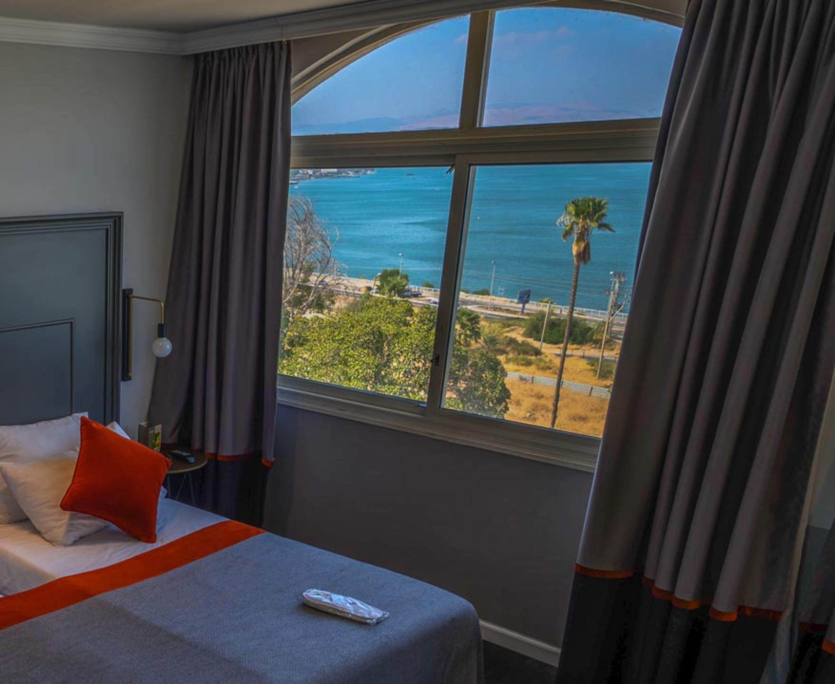 Photo - Royal Plaza Hotel