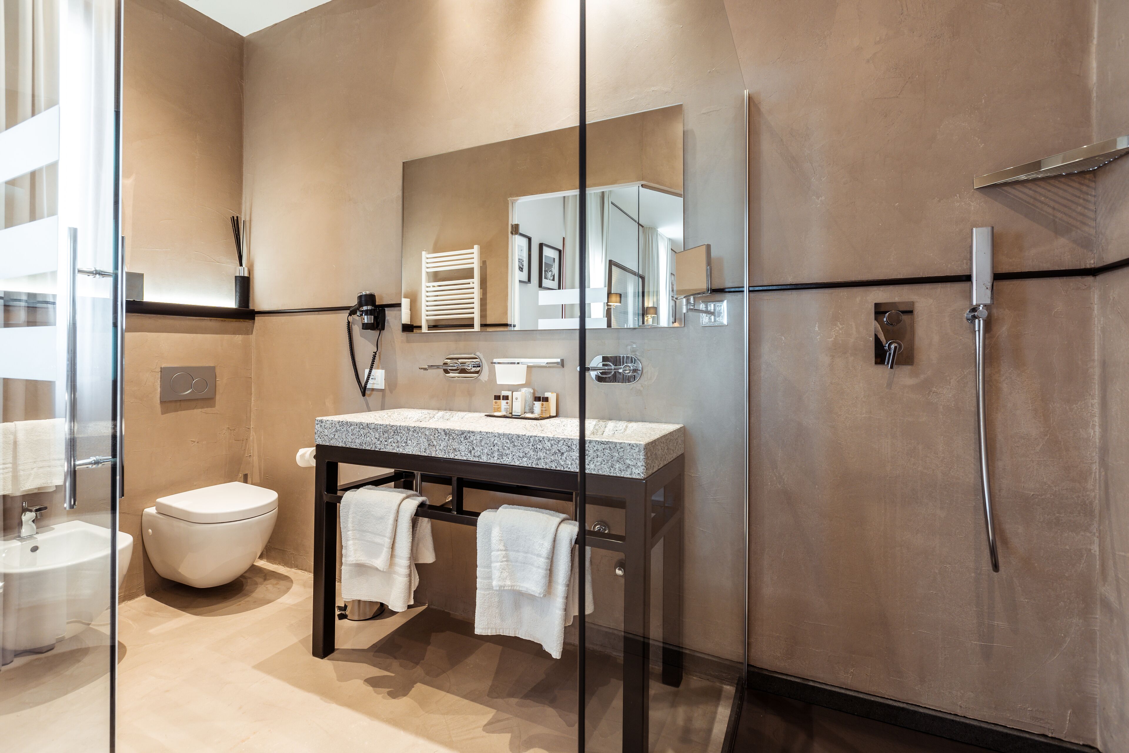 luxury suite, with hot tub and sauna | bathroom | shower, free toiletries, hair dryer, bidet