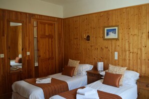 Free cots/infant beds, free WiFi, bed sheets