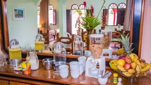 Free daily buffet breakfast - Pousada Marisol (Maragogi)