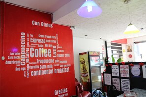 Daily continental breakfast (USD 4.00 per person) - Stylus Hotel (Iquitos)