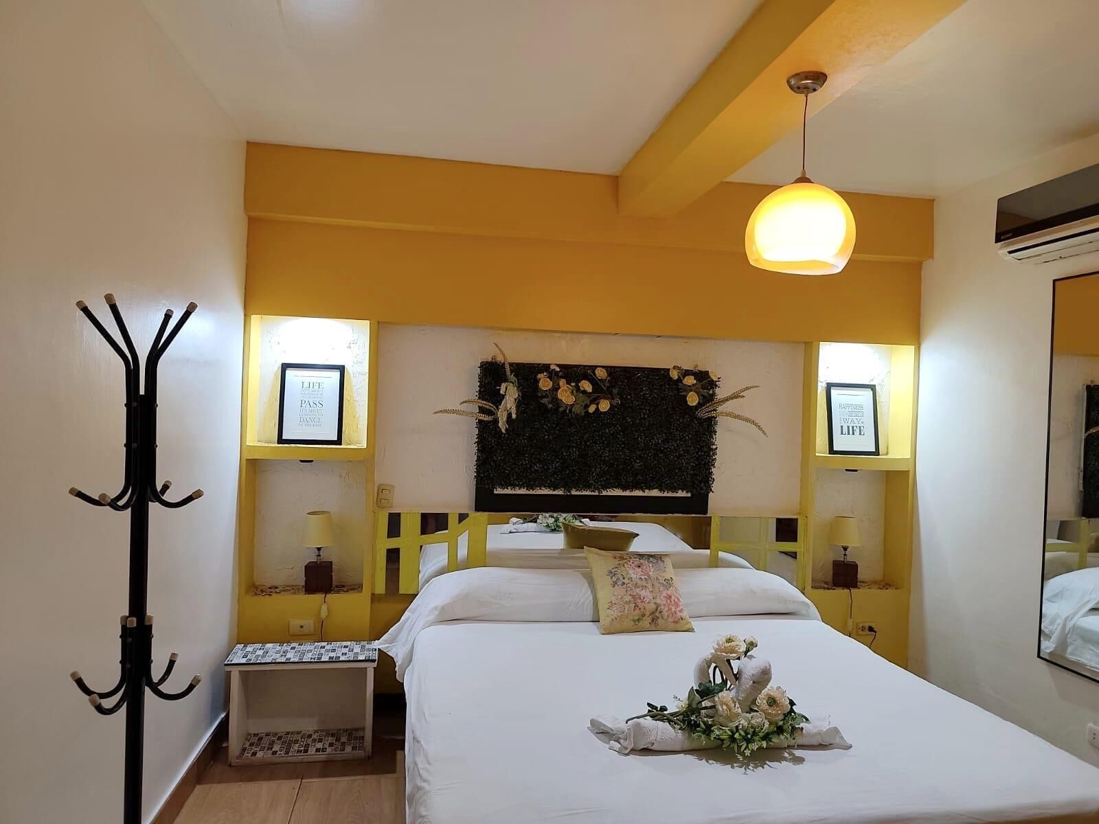 Double Room (With Air Conditioning) | Soundproofing, iron/ironing board, free WiFi, bed sheets