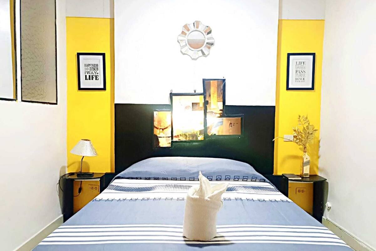 Single Room (with Air Conditioning) | Soundproofing, iron/ironing board (on request), WiFi (free), bed sheets