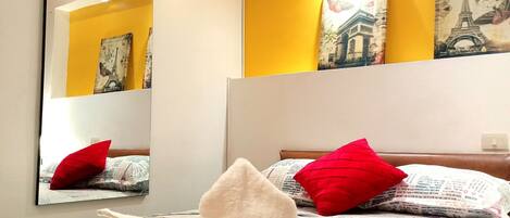 Double Room (With Air Conditioning) | Soundproofing, iron/ironing board, free WiFi, bed sheets
