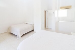In-room safe, desk, iron/ironing board, cribs/infant beds - Northway's Hotel Monte Cristo (Cabarete)