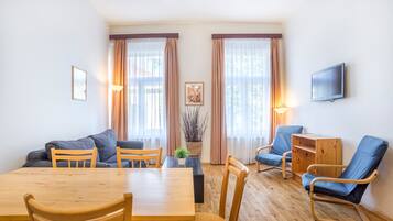 Apartamento standard, 2 quartos, cozinha | 1 quarto, ferros/tábuas de passar roupa, Wi-Fi de cortesia