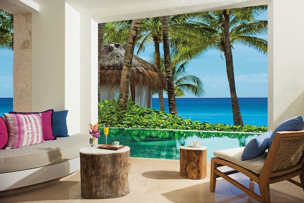 Preferred Club Master Suite Swim Out Ocean Front | Terassi/patio