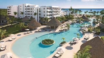 2 outdoor pools