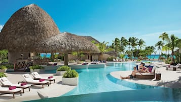 2 outdoor pools