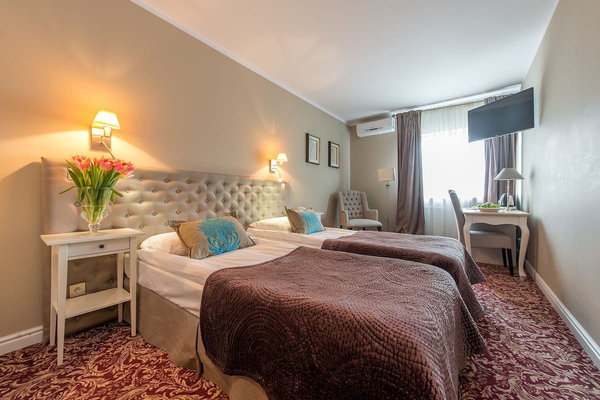 Premium bedding, minibar, in-room safe, desk
