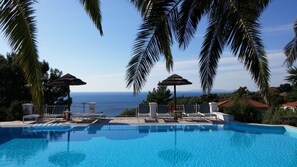 Outdoor pool - Anthemoessa Villas (Samos)