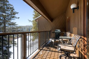 Condo, 2 habitaciones | Balcón