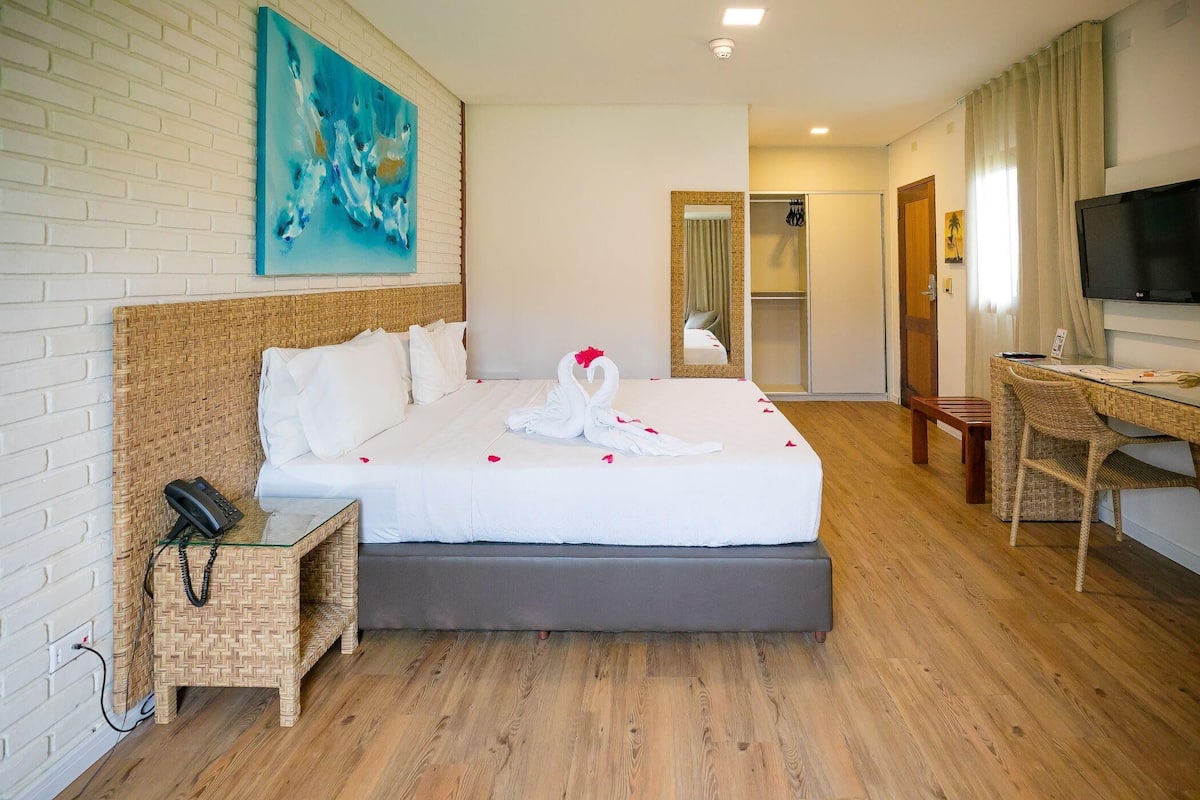 1 bedroom, minibar, in-room safe, free WiFi