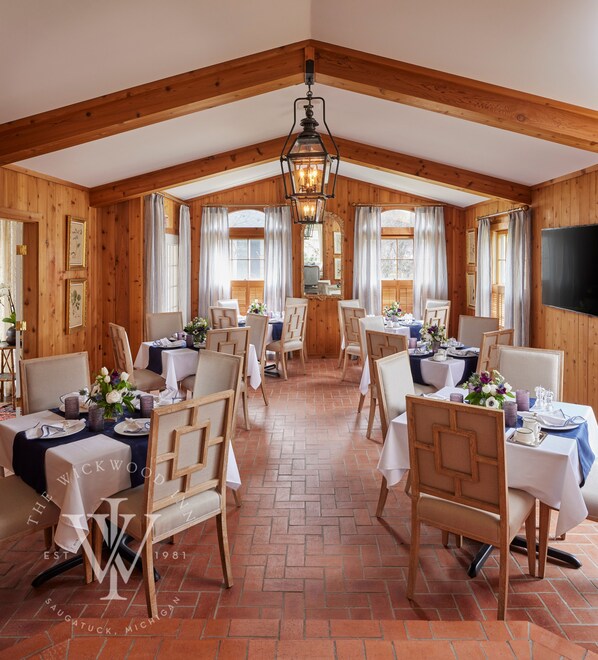 Dining - Wickwood Inn (Saugatuck)