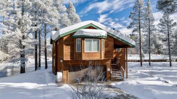 House, 4 Bedrooms | Exterior