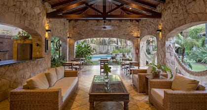 Las Lomas Casa Hotel