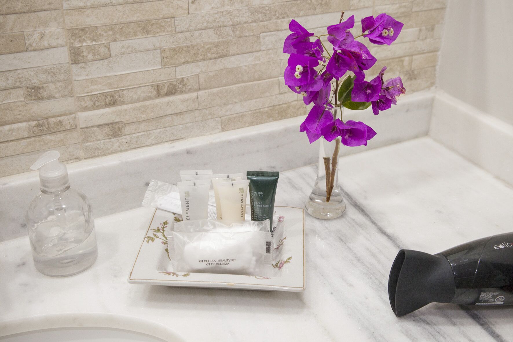 premium room, 1 king bed | bathroom | free toiletries, hair dryer, slippers, towels