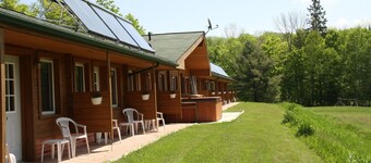 Quiet Bay: Lakeside Escape